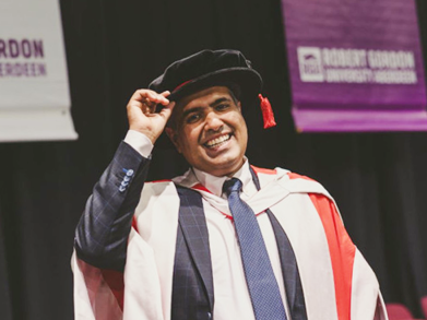  Alumnus Arsalan Ijaz Anwer (BSc 2002) Honoured by Robert Gordon University for Leadership in International Business